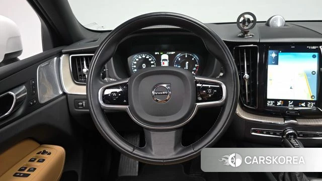 Volvo XC60 second Generation 2018 Белый из Кореи, фото 2