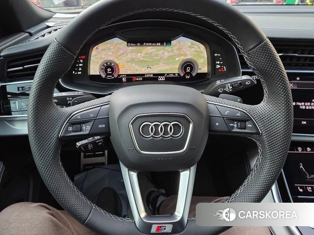 Audi Q8 (4M) 2023 Черный из Кореи, фото 2