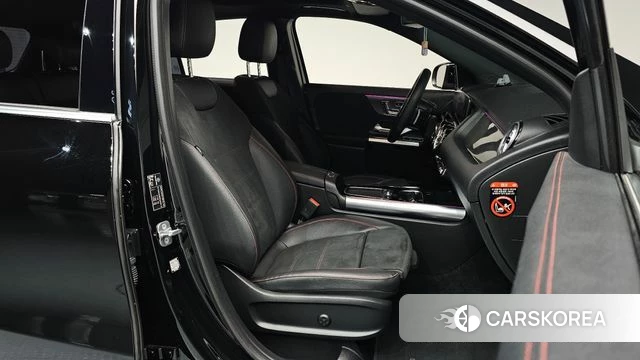 Mercedes-Benz GLA - Class H247 2024 Черный из Кореи, фото 2