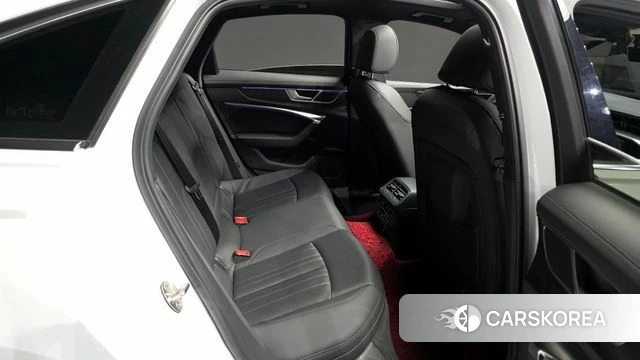 Audi A6 (C8) 2020 Белый из Кореи, фото 2