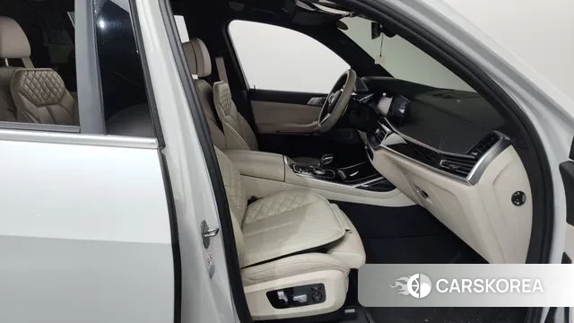 BMW X7 (G07) 2021 Белый из Кореи, фото 2