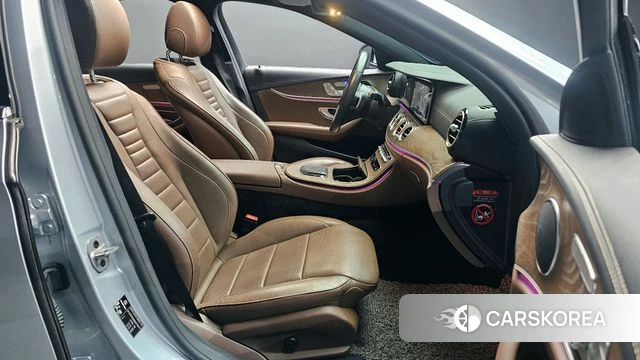 Mercedes-Benz E-Class W213 2021 Серебряный из Кореи, фото 2