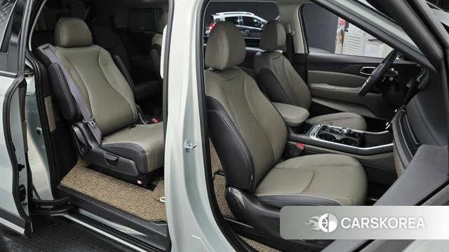 Kia The New Carnival 4th Generation 2026 Светло-серебряный цвет из Кореи, фото 2