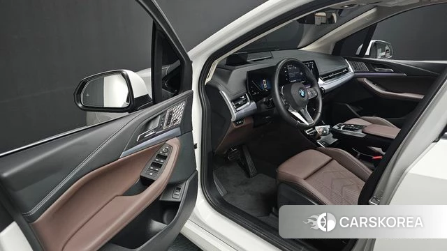 BMW 2 Series Active Tourer (U06) 2025 Белый из Кореи, фото 2