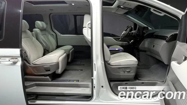 Hyundai Staria 2023 Белый из Кореи, фото 2