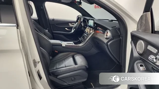 Mercedes-Benz GLC-Class X253 2021 Белый из Кореи, фото 2