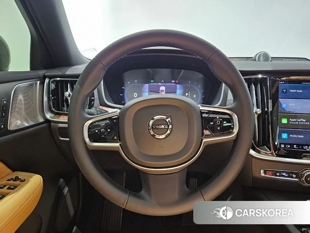 Volvo V60 Cross-Country 2nd Generation 2024 Серебряный из Кореи, фото 2