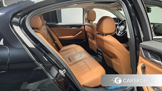 BMW 5 Series (G30) 2018 Серый из Кореи, фото 2