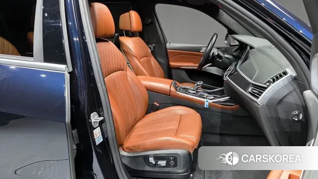 BMW X7 (G07) 2022 Черный из Кореи, фото 2