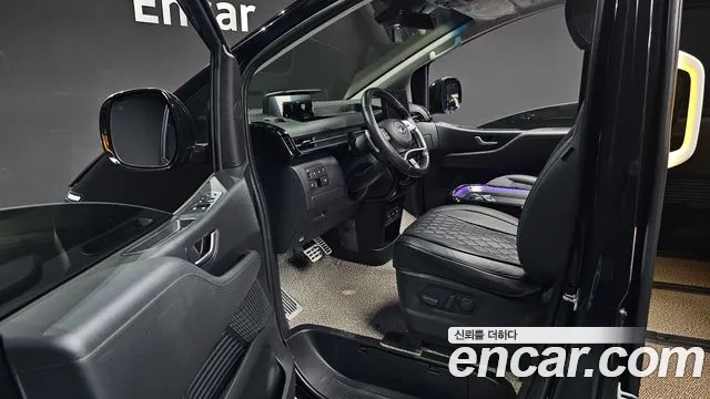 Hyundai Staria 2023 Черный из Кореи, фото 2