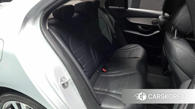 Mercedes-Benz C-Class W205 2018 Серебристо-серый из Кореи, фото 2