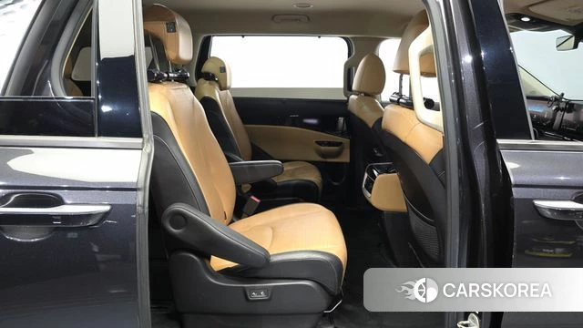 Kia Carnival 4th generation 2021 Серый из Кореи, фото 2