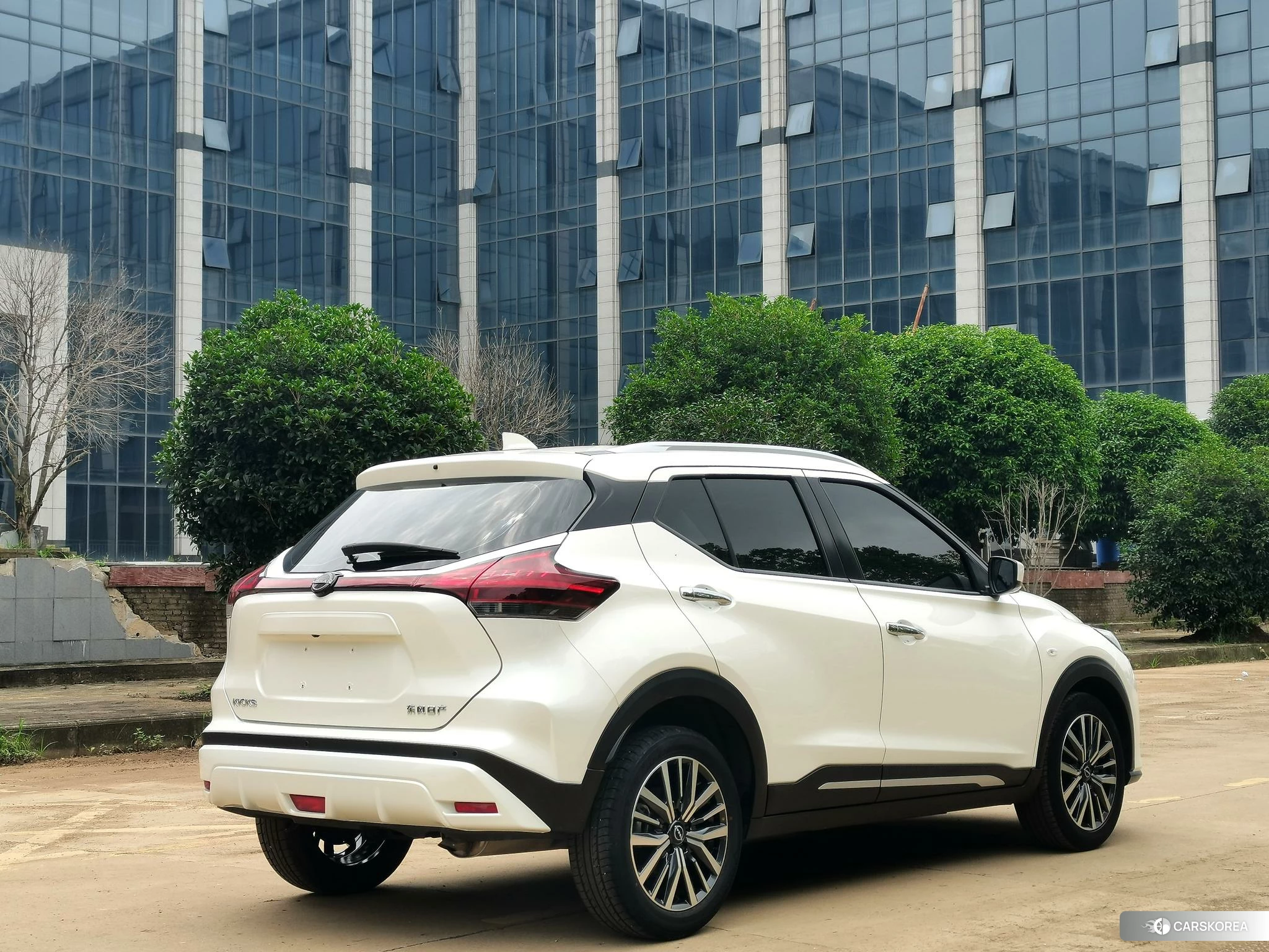 Nissan Jinke 2023 Белый из Китая, фото 2