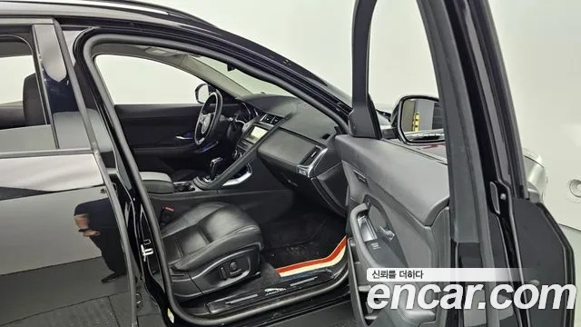 Jaguar E-PACE 2019 Черный из Кореи, фото 2