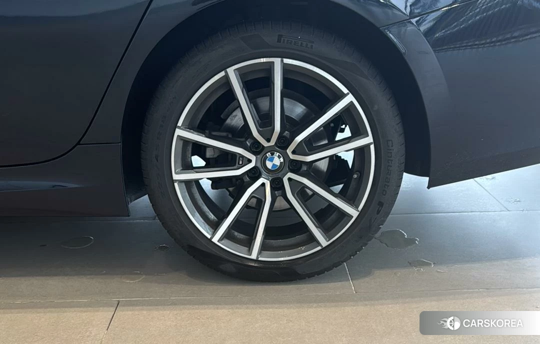 BMW 3 series 2022 Черный из Китая, фото 2