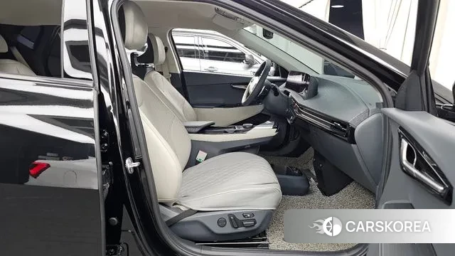 Kia EV6 2022 Черный из Кореи, фото 2