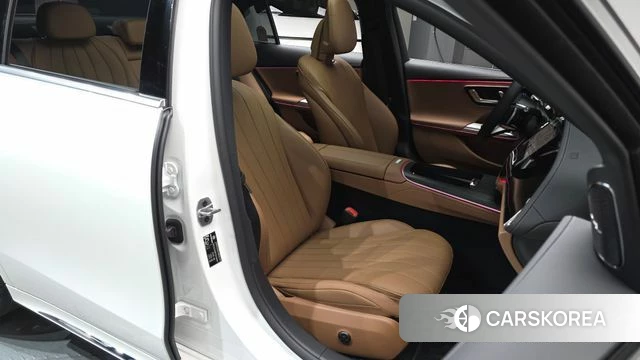 Mercedes-Benz E-Class W214 2025 Белый из Кореи, фото 2