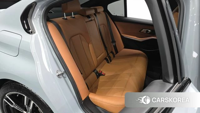BMW 3 Series (G20) 2022 Серебристо-серый из Кореи, фото 2
