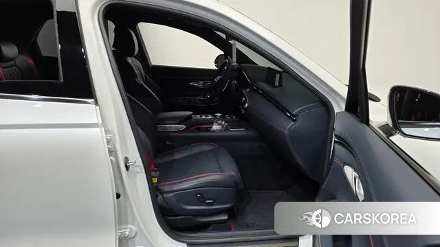 Genesis GV70 2024 Белый из Кореи, фото 2