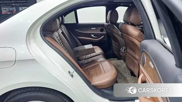 Mercedes-Benz E-Class W213 2020 Белый из Кореи, фото 2