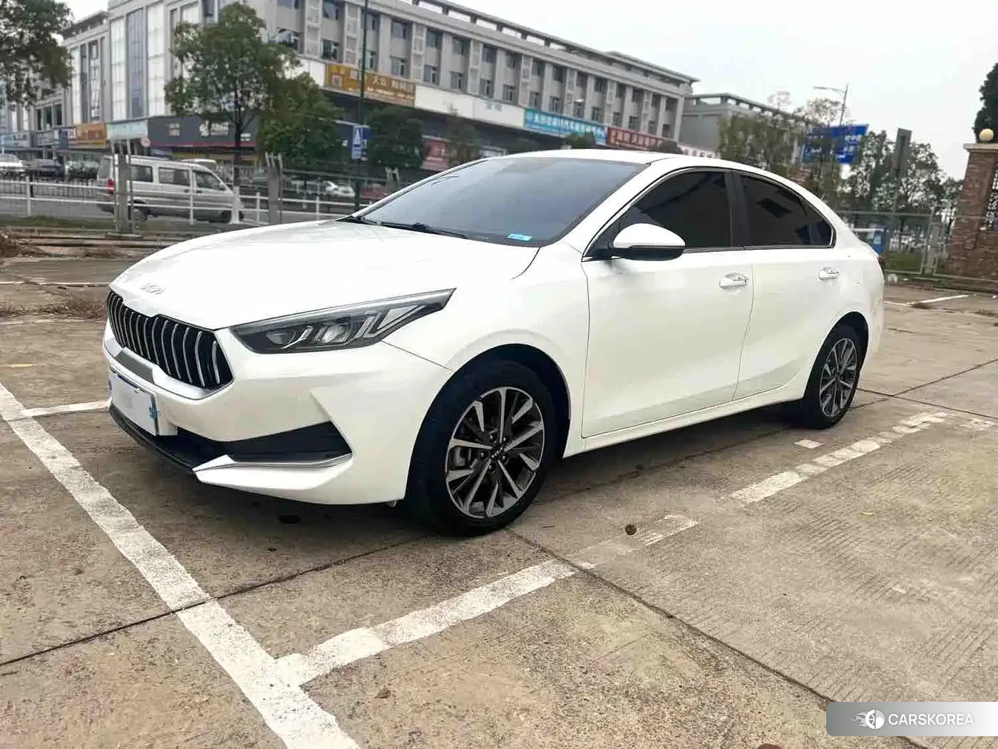Kia K3 2022 Белый из Китая, фото 2