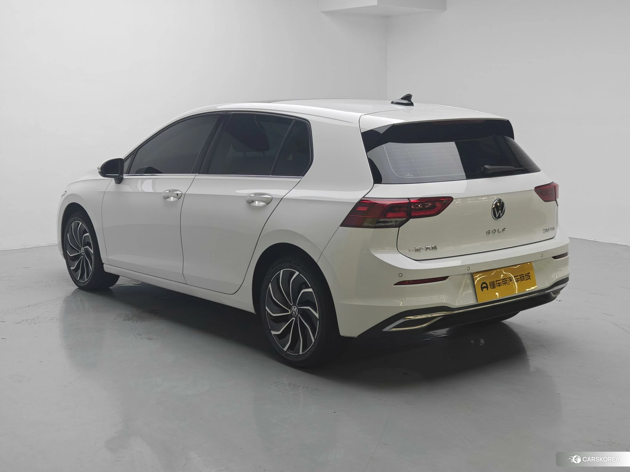 Volkswagen Golf 2020 Белый из Китая, фото 2