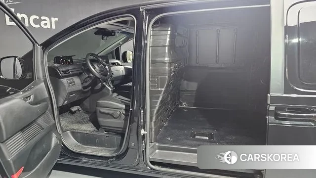 Hyundai Staria 2024 Черный из Кореи, фото 2