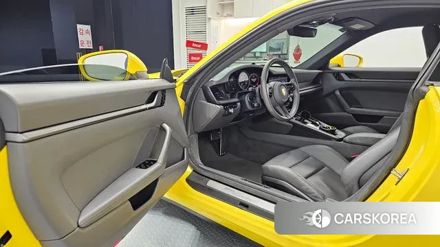 Porsche 911(992) 2020 Желтый из Кореи, фото 2