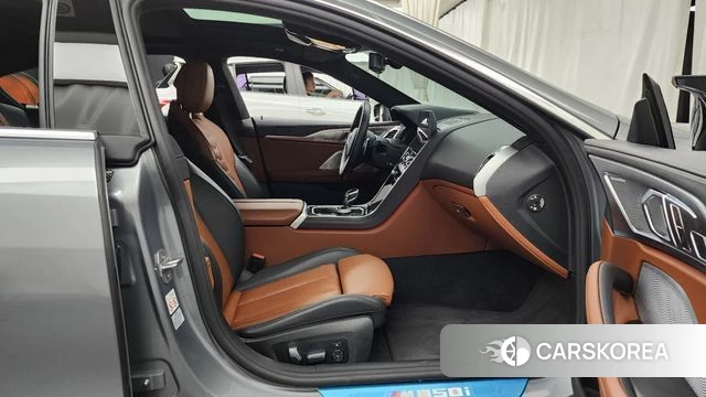 BMW 8 Series (G15) 2024 Серебристо-серый из Кореи, фото 2