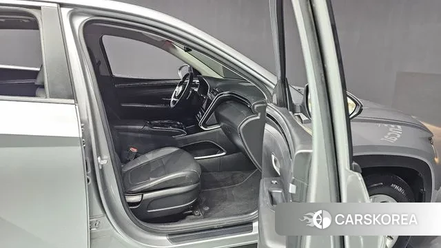 Hyundai Tucson (NX4) 2023 Серебристо-серый из Кореи, фото 2