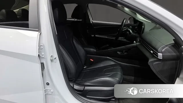 Hyundai Avante (CN7) 2022 Белый из Кореи, фото 2