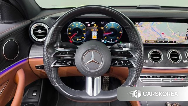 Mercedes-Benz E-Class W213 2021 Серый из Кореи, фото 2