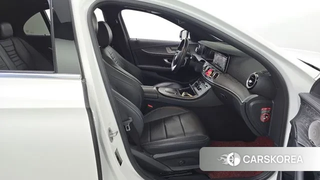 Mercedes-Benz E-Class W213 2021 Белый из Кореи, фото 2