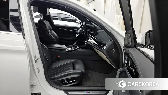 BMW 5 Series (G30) 2021 Белый из Кореи, фото 2