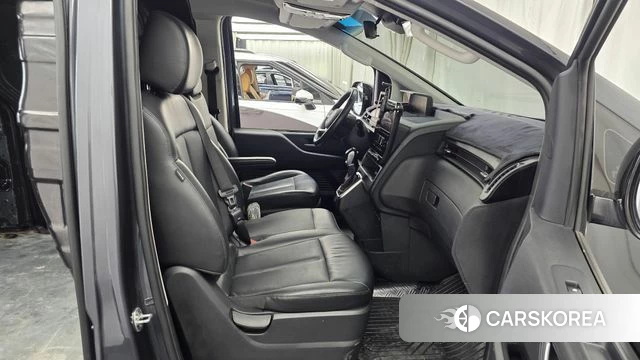 Hyundai Staria 2021 Серый из Кореи, фото 2