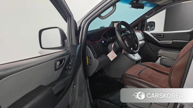 Hyundai The New Grand Starex 2018 Серебристо-серый из Кореи, фото 2