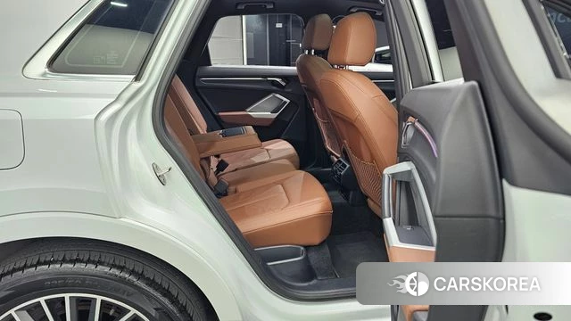 Audi Q3 (F3) 2023 Белый из Кореи, фото 2