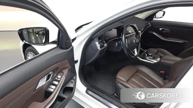 BMW 3 Series (G20) 2022 Белый из Кореи, фото 2