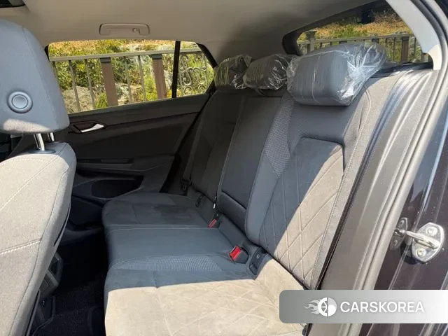 Volkswagen Golf 8th Generation 2022 Черный из Кореи, фото 2