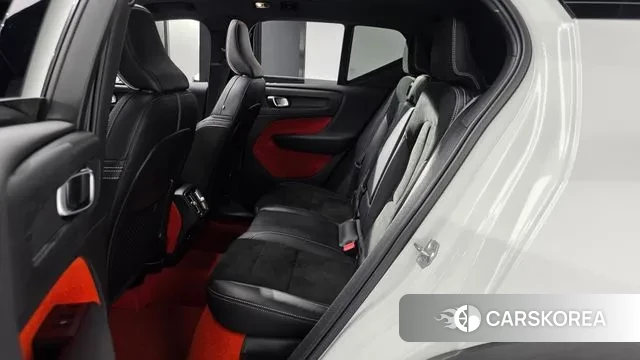 Volvo XC40 2021 Белый из Кореи, фото 2