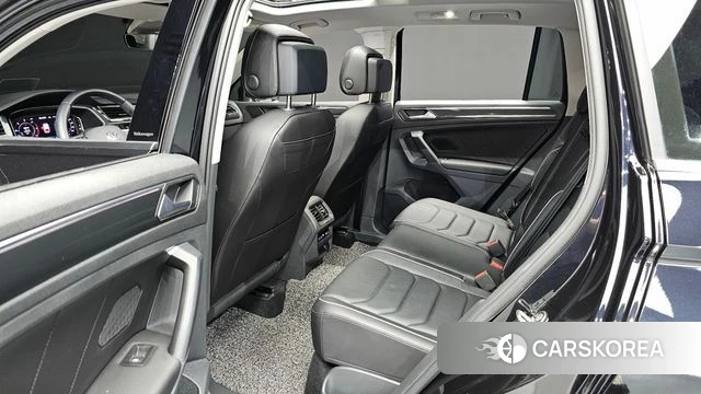 Volkswagen Tiguan second Generation 2021 Черный из Кореи, фото 2
