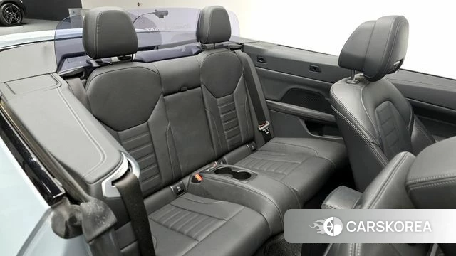 BMW 4 Series (G22) 2023 Светло-серебряный цвет из Кореи, фото 2