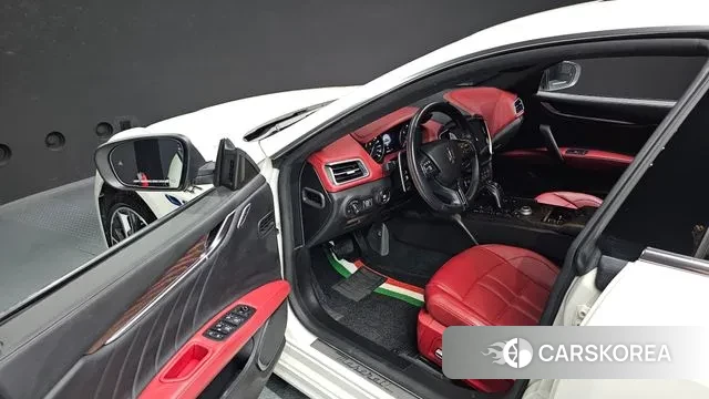 Maserati Ghibli 2022 Белый из Кореи, фото 2