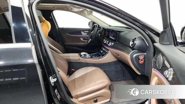 Mercedes-Benz E-Class W213 2019 Черный из Кореи, фото 2