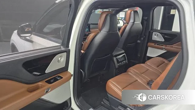 Lincoln Aviator 2nd generation 2021 Белый из Кореи, фото 2