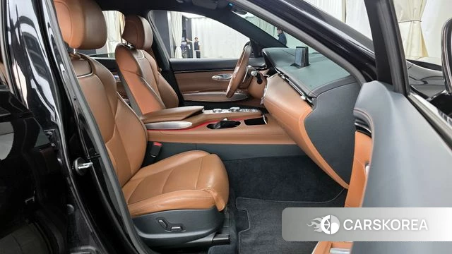 Genesis GV70 2022 Черный из Кореи, фото 2