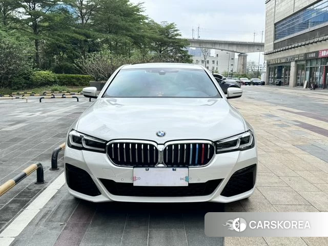 BMW 5 series 2023 Белый из Китая, фото 2