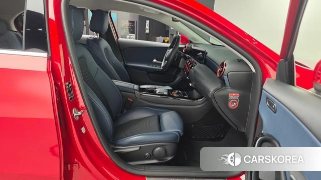 Mercedes-Benz A-Class W177 2019 Красный из Кореи, фото 2