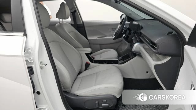 Hyundai Kona (SX2) 2025 Белый из Кореи, фото 2