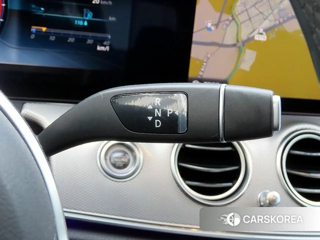 Mercedes-Benz E-Class W213 2018 Серебряный из Кореи, фото 2